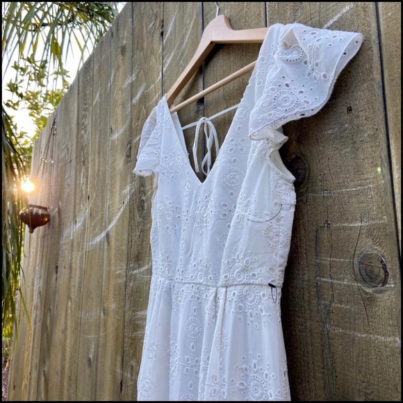 Ivory Eyelet Lace Flutter Sleeve Dress 🌿 - Picture 3 of 9